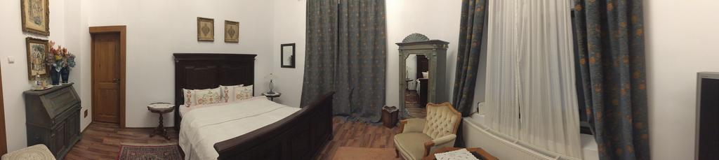Il Piccolo Castello Buşteni Habitación foto