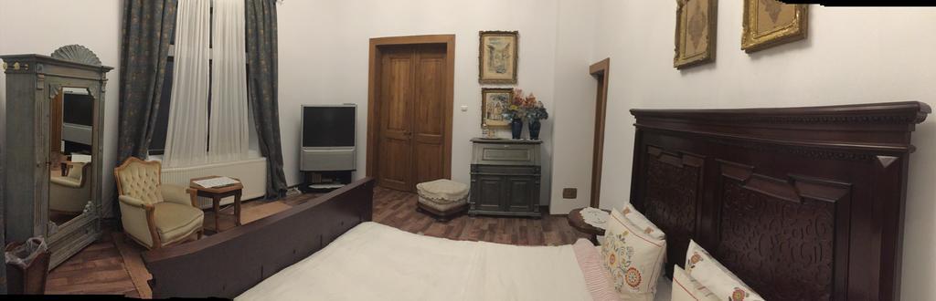 Il Piccolo Castello Buşteni Habitación foto